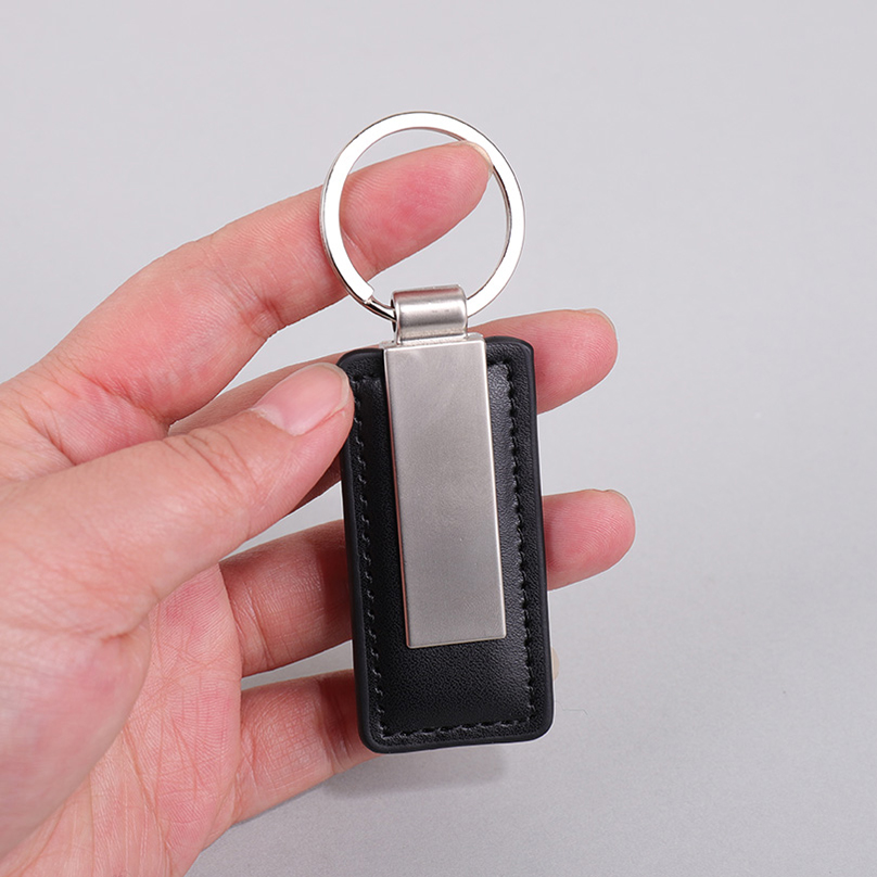 Portachiavi Personalizzato in  - Personalized Engraved Gift recensione e prezzo